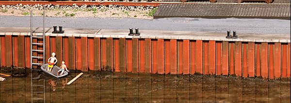 Faller Wharf Wall - Kit -- 20-1/2 x 5/8 x 1-5/8 52 x 1.6 x 4.2cm - 272-131012