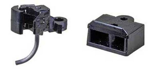 Kadee Knuckle Couplers -- Body-Mount Medium Offset Coupler w/Short Narrow Gear Box - 380-836