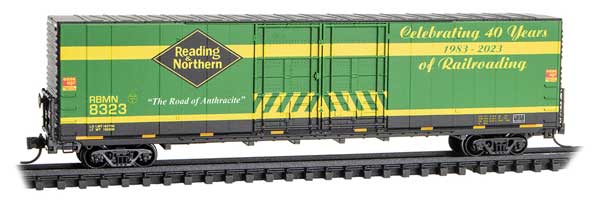Micro-Trains Micro-Train N 60' Excess-Height Double-Plug-Door Boxcar - Ready to Run -- Reading & Northern #8323 (40th Anniversary Commemorative, green, yellow, bla - 489-10200223