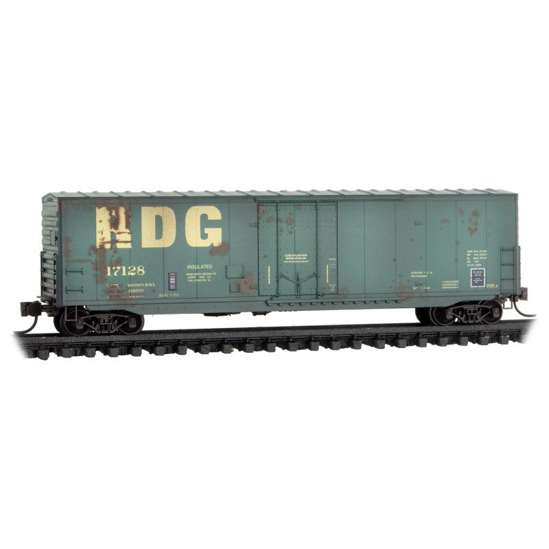 Micro-Trains 50' Boxcar with 8' Plug Door, No Roofwalk, Short Ladders - Ready to Run -- Reading #17128 (Weatherd, green, yellow, Large RDG) - 489-18144320