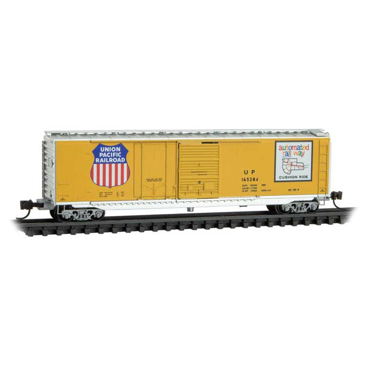 50' Combination Plug and Sliding Door Boxcar - Ready to Run -- Union Pacific #165284 (Armour Yellow, silver, Large Sheld, Automated Railway