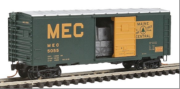 Micro-Trains 40' Single-Door Boxcar No Roofwalk w/Machinery Load - Ready to Run -- Maine Central #5055 (green, Harvest Gold, Pine Tree Route Logo) - 489-7300120