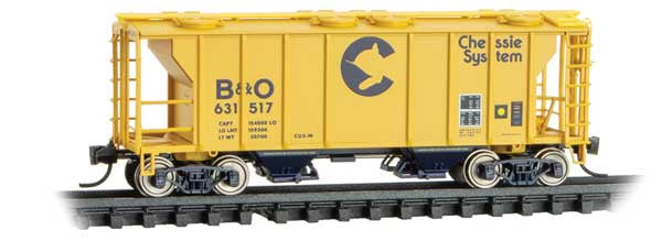 Micro-Trains N PS-2 2-Bay Covered Hopper - Ready to Run -- Chessie System B&O #631517 (yellow, blue)