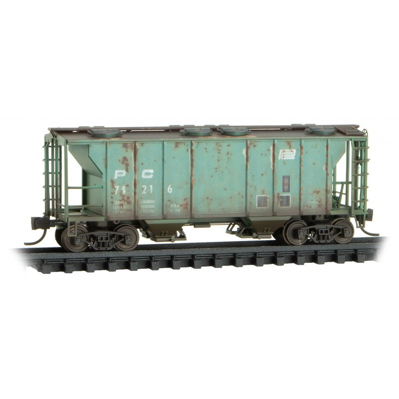 Micro-Trains N PS-2 2-Bay Covered Hopper - Ready to Run -- Penn Central #74216 (Weathered, Jade Green, small logo)