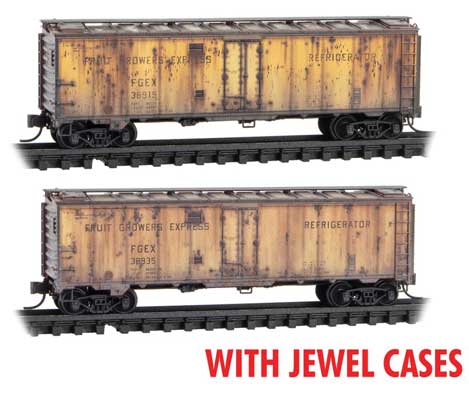 Micro-Trains 40' Steel Ice Reefer 2-Pack In Jewel Cases - Ready to Run -- Fruit Growers Express #38915, 38935 (Weathered, yellow, Boxcar Red) - 489-98305014