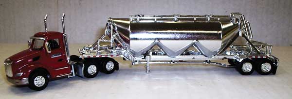Trucks n stuff Semi-Pneumatic Bulk Trailer - Assembled -- Painted, Unlettered (chrome) - 734-SPEC003