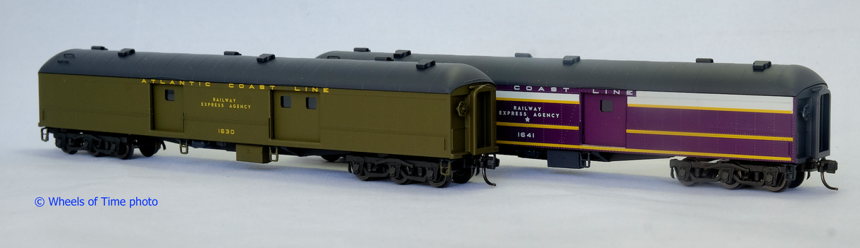 Wheels of Time N Scale Heavyweight 74-ft baggage-express cars - Atlantic Coast Line (ACL) #1641 arched purple & #1630 arched green, 2-Pack