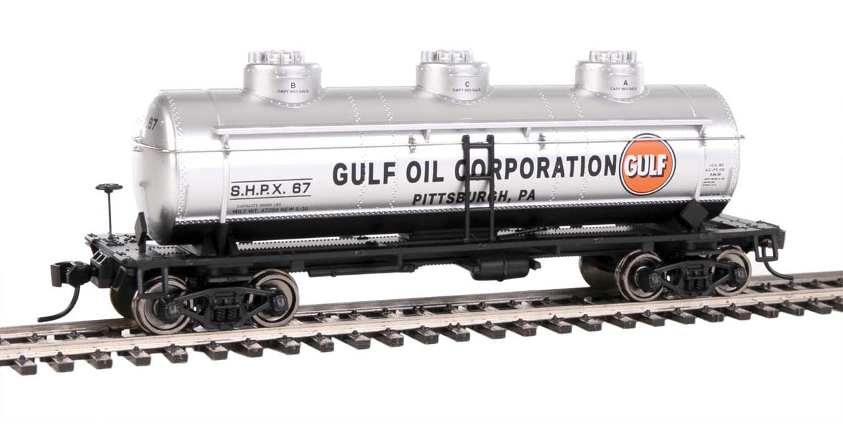 Walthers Mainline 36' 3-Dome Tank Car - Ready to Run -- Gulf Oil #67 - 910-1136