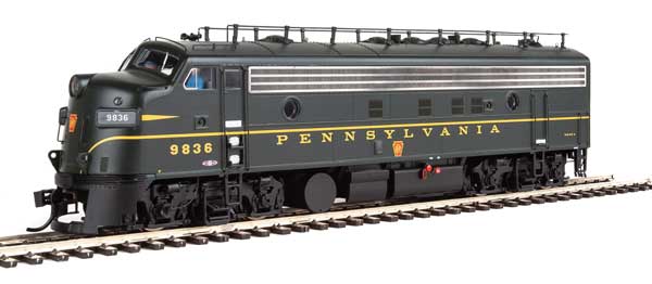 WalthersProto EMD FP7 - F7B LokSound 5 Sound and DCC -- Pennsylvania Railroad 9836A, 9836B (Brunswick Green, single Dulux Gold strip - 920-42516