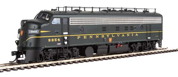 WalthersProto EMD FP7 - F7B LokSound 5 Sound and DCC -- Pennsylvania Railroad 9854A, 9854B (Brunswick Green, single Dulux Gold strip - 920-42517
