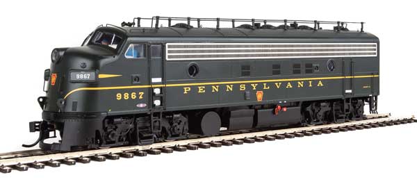 WalthersProto EMD FP7 LokSound 5 Sound and DCC -- Pennsylvania Railroad 9867A (Brunswick Green, single Dulux Gold stripe) - 920-42519