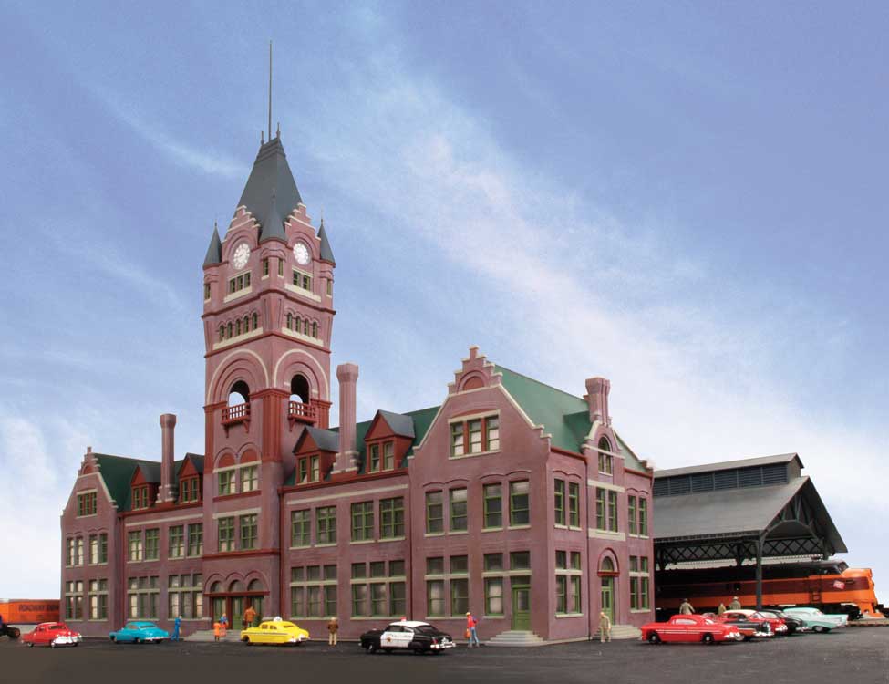 Walthers Cornerstone HO Milwaukee Everett Street Station and Train Shed -- Kit - 933-2946