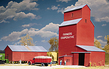 Walthers Cornerstone Farmers Cooperative Rural Grain Elevator -- Kit - Elevator: 8-7/8 x 7-1/4 x 10" 23 x 18 x 25cm - 933-3036