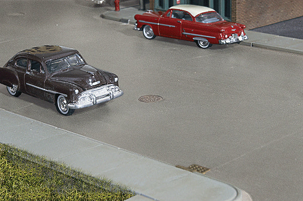 Walthers Cornerstone HO Concrete Street System -- Straight Sections pkg(10) with Accessories - 933-3155