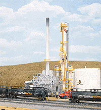 Walthers Cornerstone North Island Oil Refinery -- Kit - 8-1/16 x 5" 20.5 x 12.7cm - 933-3219