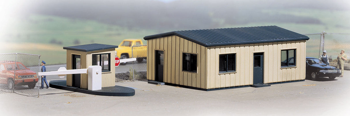 Walthers Cornerstone HO Office & Guard Shack -- Kit - 933-3517
