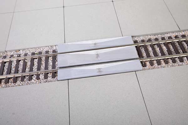 Walthers Cornerstone HO Transload Pavement - Transload Facility -- Kits