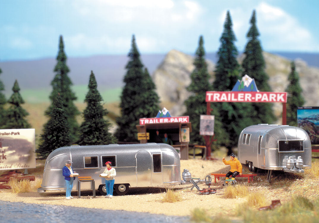 Walthers SceneMaster HO Camp Site with Two Trailers - Kit -- Two Camping Trailers, Signs & Accessories