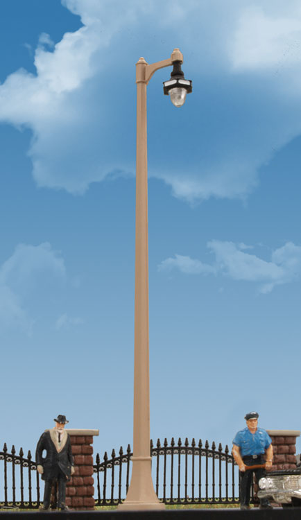 Walthers SceneMaster Single Acorn Street Light - 949-4316