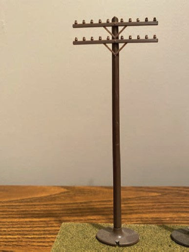 Atlas O Telephone Poles - Assembled -- With 2 Crossarms 6" 15.2cm Tall pkg(6)