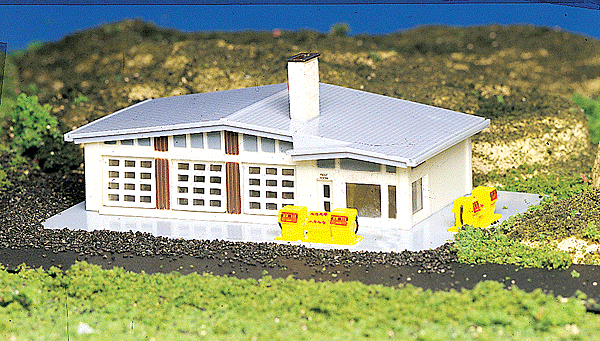 Bachmann Trains N Built Up Gas Station - BAC45904