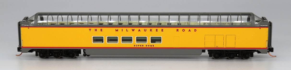 N SUPERDOME PASSENGER CAR - MILWAUKEE ROAD / UP YELLOW