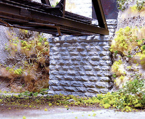 Chooch N Single-Track Cut Stone Bridge Abutment - pkg(2)