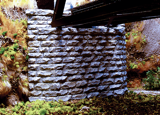 Chooch N Scale Single Cut Stone Tappered Abutment -- pkg(2) 3 x. 2.4" - CHO9860