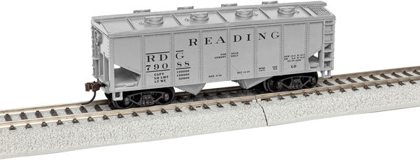Lionel 2-Bay Covered Hopper - Ready to Run -- Reading 79088 - LNL1954390