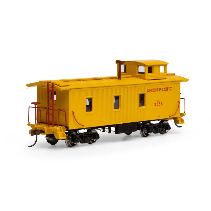 Roundhouse HO 30' 3-Window Caboose, UP #2556 - RND11721