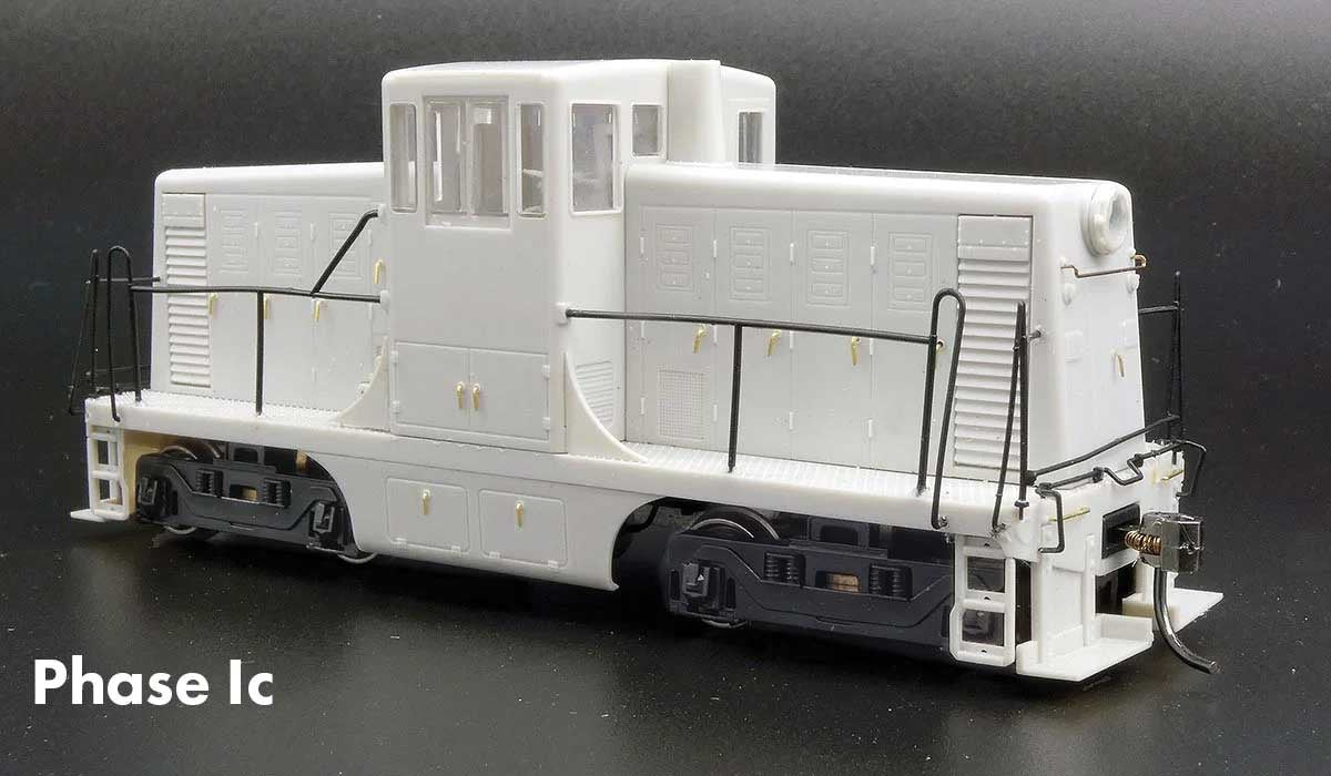 Rapido HO GE 44-Tonner Phase Ic - Sound and DCC -- Undecorated