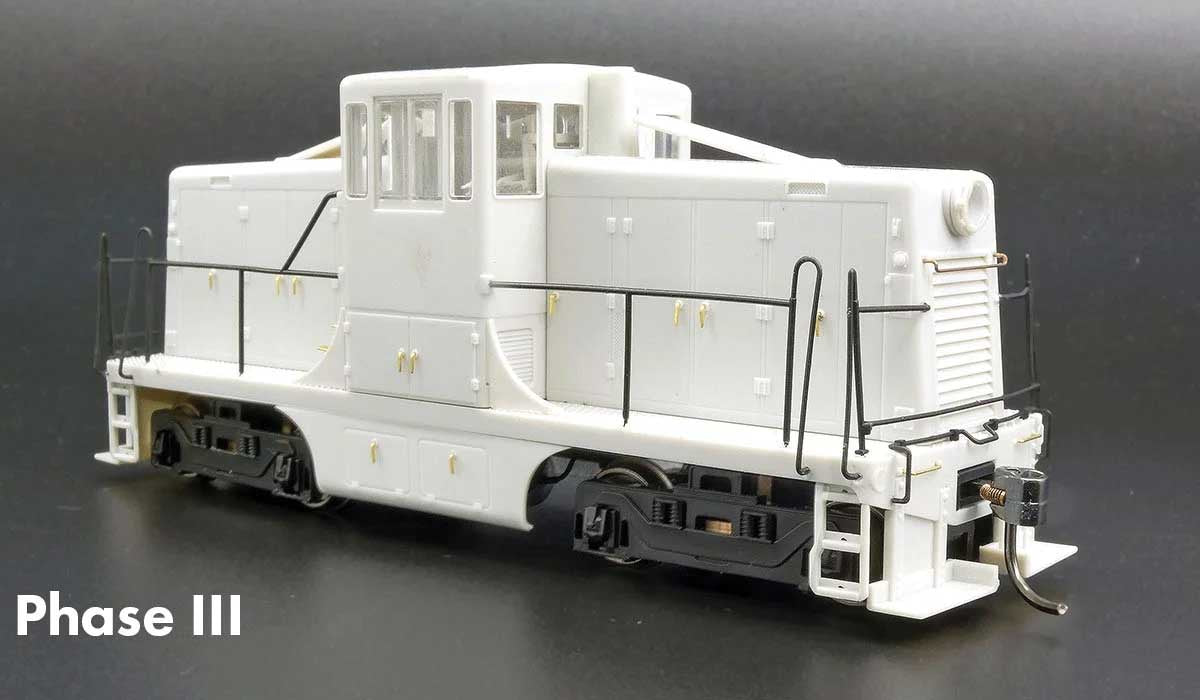Rapido HO GE 44-Tonner Phase III - Sound and DCC -- Undecorated