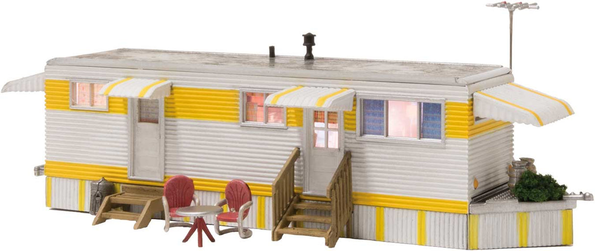 Woodland Scenics HO Scale: Sunny Days Trailer w/Lights - Built-&-Ready(R) Landmark Structure(R) -- Assembled - 6-1/8 x 2-5/16 x 2-1/8" 15.5 x 5.9 x 5.4cm - WOOBR5062