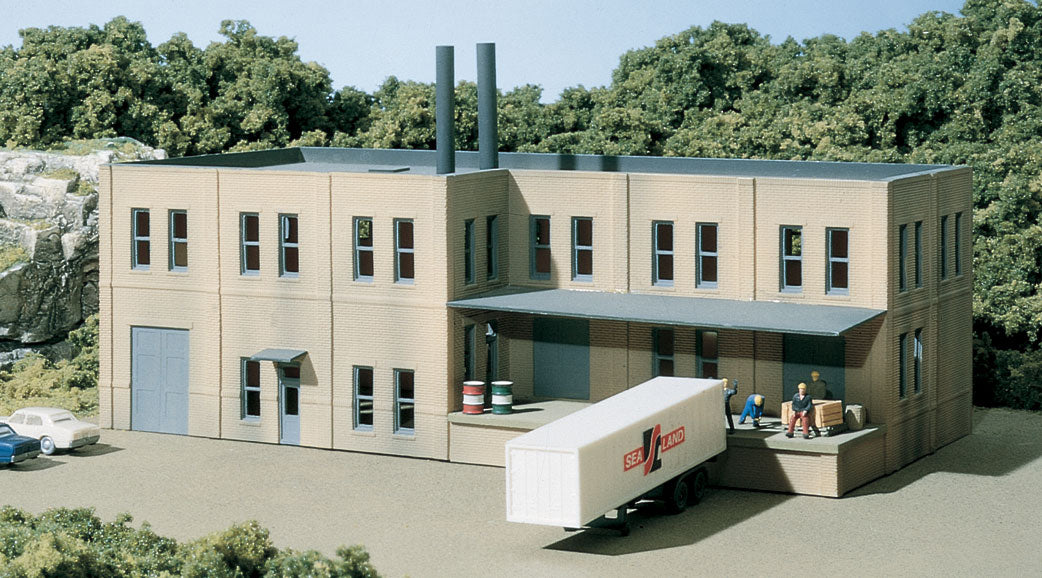 Design Preservation Models N Scale DPM Structure Kits -- Gripp's Luggage Mfg. - 7-3/4 x 4" 19.7 x 10.2cm - WOO50600