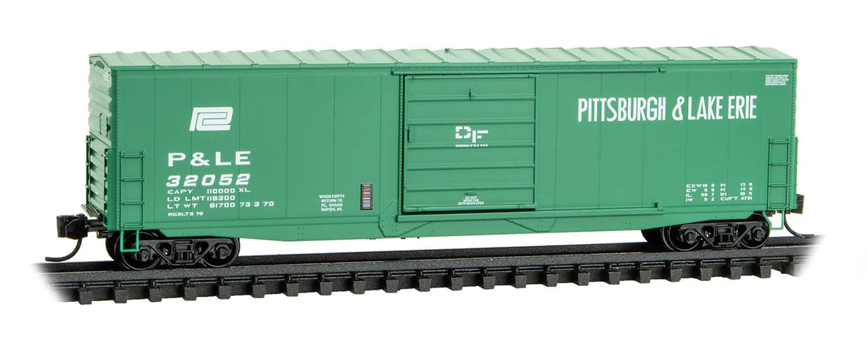 Micro-Trains N 	50' Boxcar with 10' Door, No Roofwalk, Short Ladders - Ready to Run -- Pittsburgh & Lake Erie #32052 (Jade Green, white, Small PC Logo)