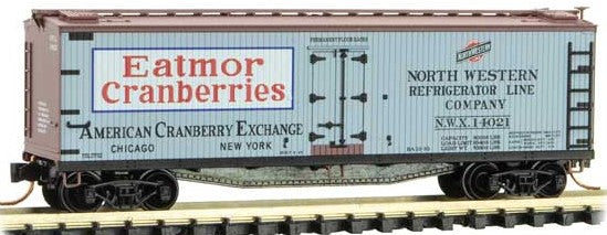 Micro-Trains 40' Double-Sheathed Wood Reefer with Vertical Brake Wheel - Ready to Run -- American Cranberry Exchange NWX 14021 (gray, Boxcar Red, Farm to Table Serie - 489-4900820