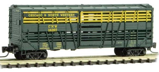 Micro-Trains 40' Despatch Stock Car - Ready to Run -- Chicago & North Western 14307 (green, yellow) - 489-52000242