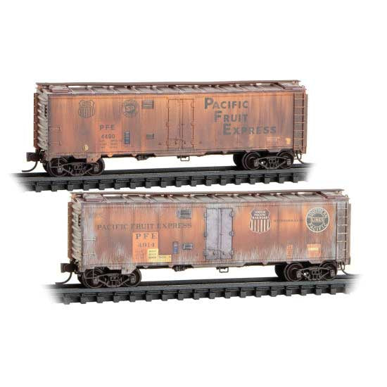 Micro-Trains N 	40' Steel Ice Reefer 2-Pack - Ready to Run -- Pacific Fruit Express #4914, 4490 (Weathered, orange, Boxcar Red)