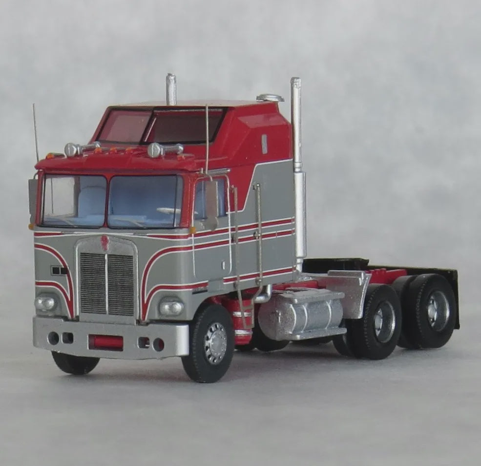 Trainworx N 1970s Kenworth K100 Salem Tractor w/Aerodyne Sleeper Cab - Assembled -- Red, Gray