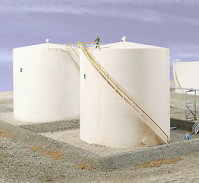 Walthers Cornerstone HO Tall Oil Storage Tank w/Berm -- Kit - Tank: 6" Diameter x 6-1/4" Tall