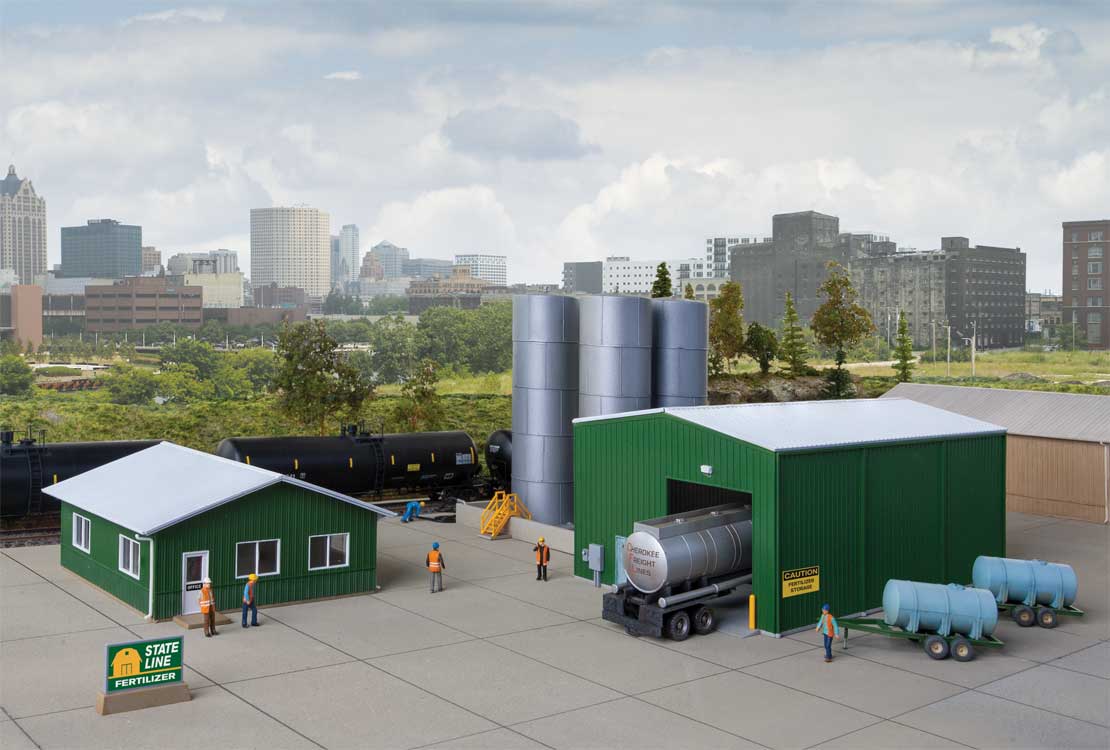 Walthers Cornerstone Fertilizer Distributor -- Kit - 933-4128