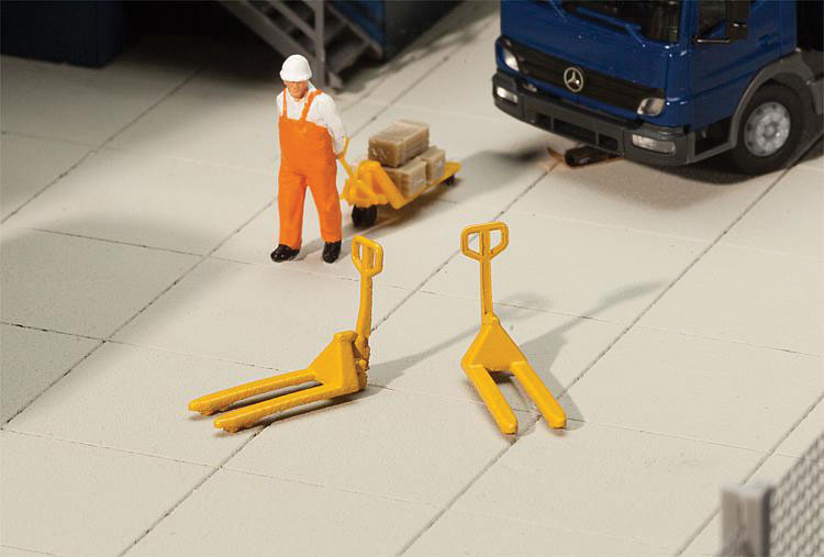 Walthers SceneMaster HO PALLET JACKS 4/ - 949-4144