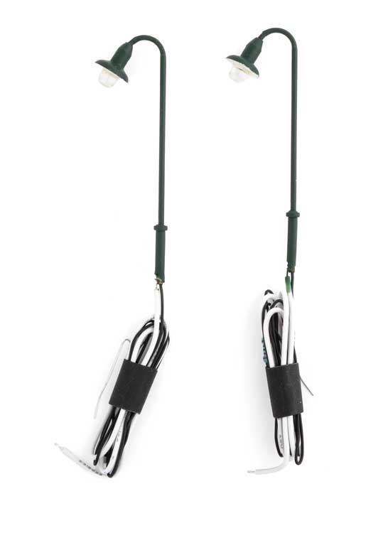 Walthers SceneMaster LED HO Streetlight 2-Pack -- Station Platform Light
