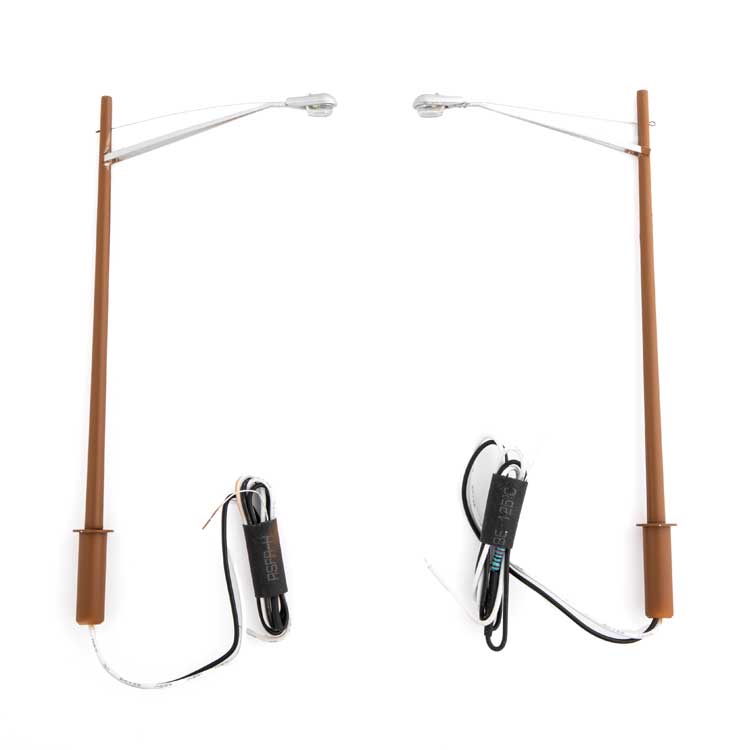 Walthers SceneMaster HO LED Streetlight 2-Pack -- Modern Long Arm Style w/Wood Pole