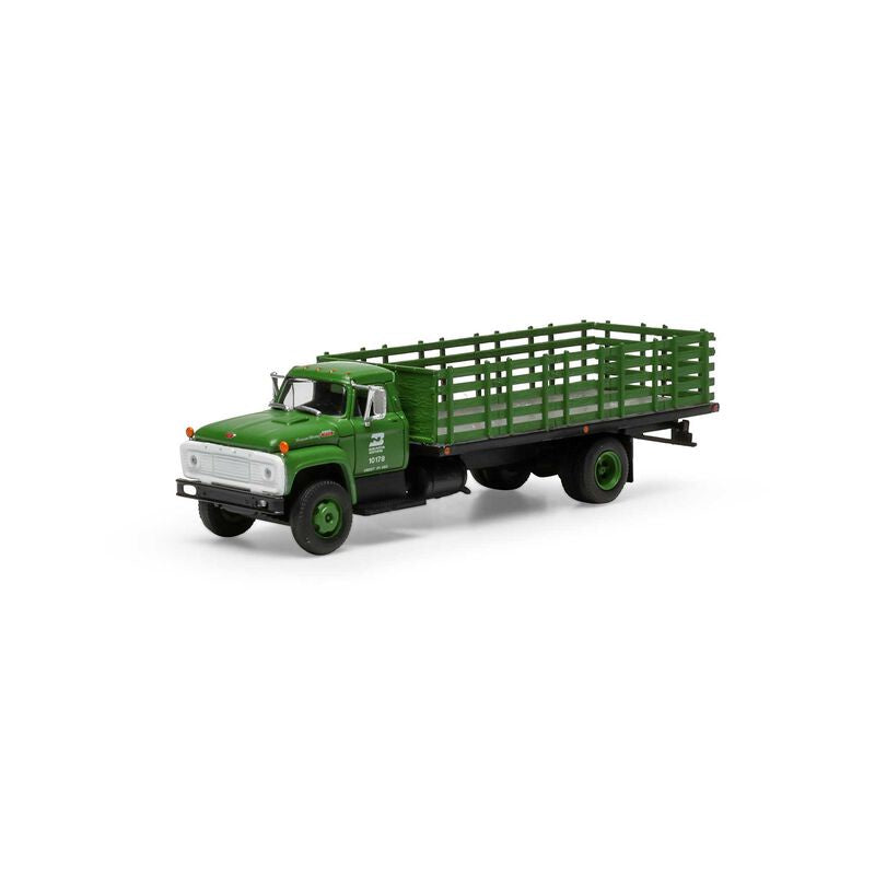 Athearn HO Ford F-850 Stakebed, BN #10178