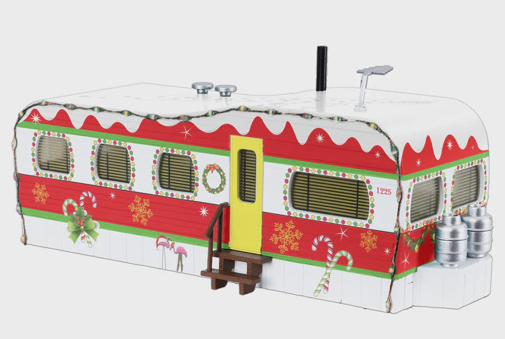 Lionel 2529190 Trailer Home w/LED Lights -- Kit - Christmas 7-3/4 x 3-1/8 x 3-1/2"  19.7 x 7.9 x 8.9cm