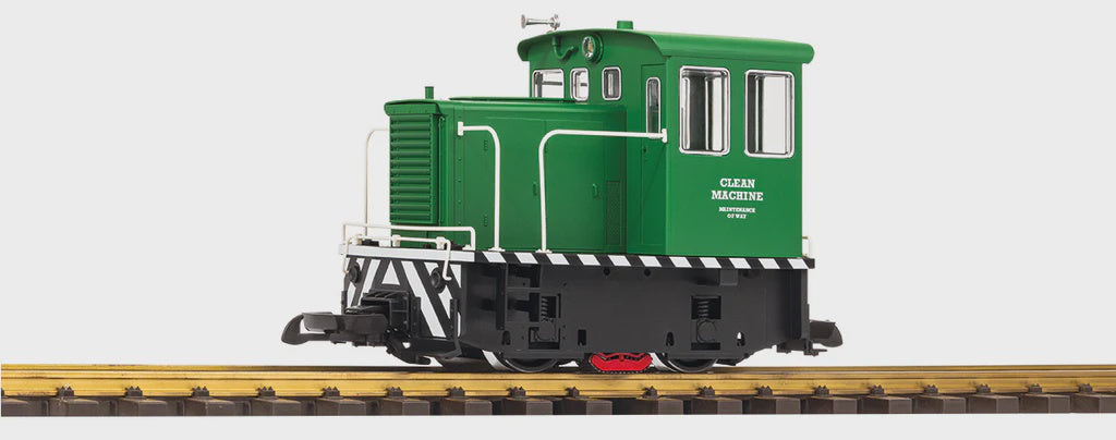 Piko 38508 Clean Machine Green GE 25-Ton Diesel Switcher Track Cleaning Locomotive (G-Scale)