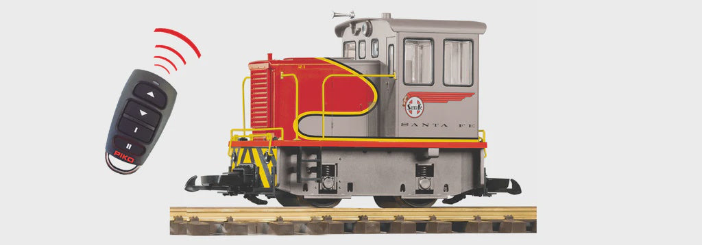 Piko 38509 Santa Fe (SF) 25-Ton Diesel Locomotive, Battery-Powered R/C, w/Sound (G-Scale)