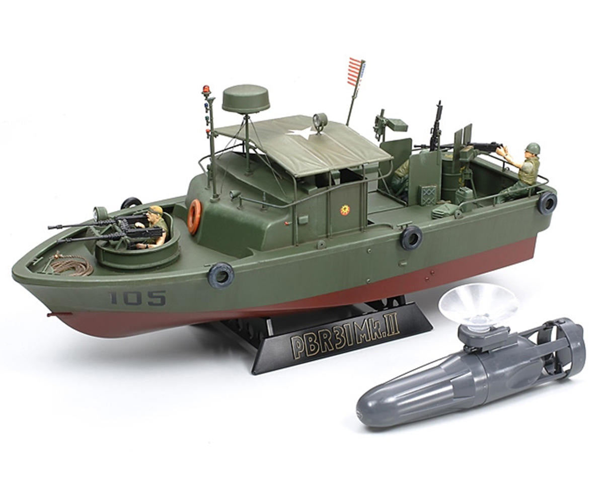Tamiya 1/35 US Navy PBR 31 Mk.II Pibber River Patrol Boat Plastic Model Kit w/Submarine Motor & Crew Figures 89735