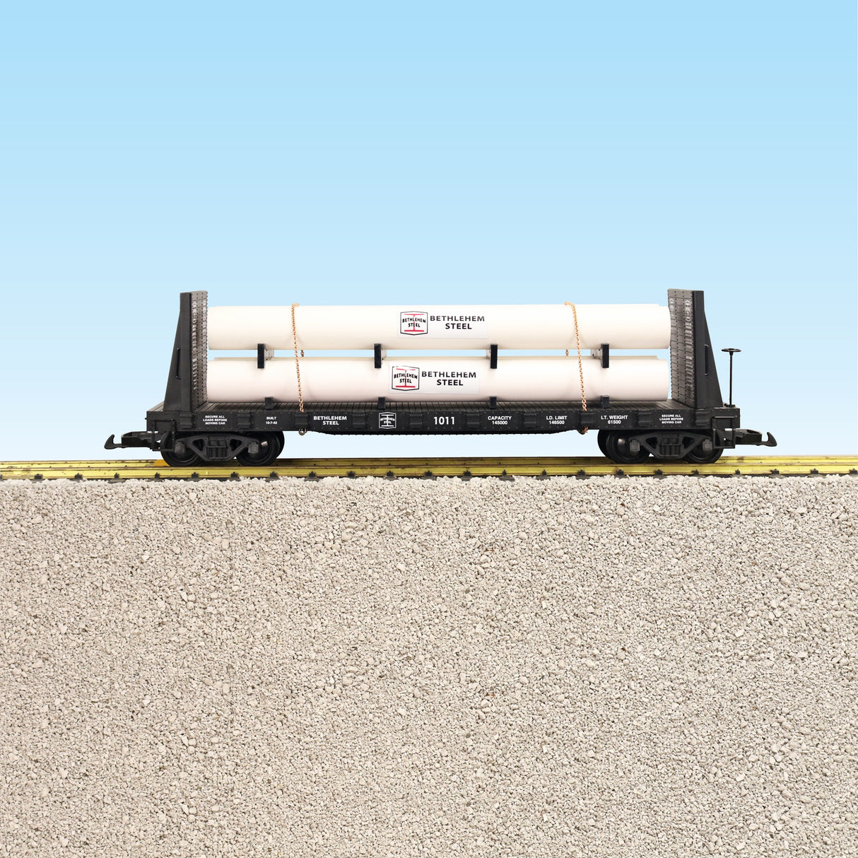 USA Trains Bethlehem Steel Pipe Load Flatcar #1011